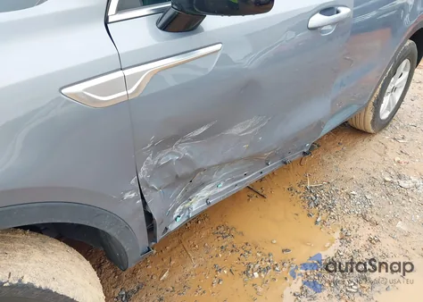 2023 Kia Sorento Lx z USA, uszkodzony, nr VIN 5XYRGDLC4PG162699